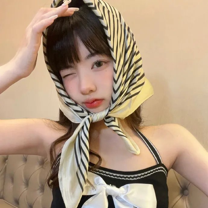 三个盗贼和狮子